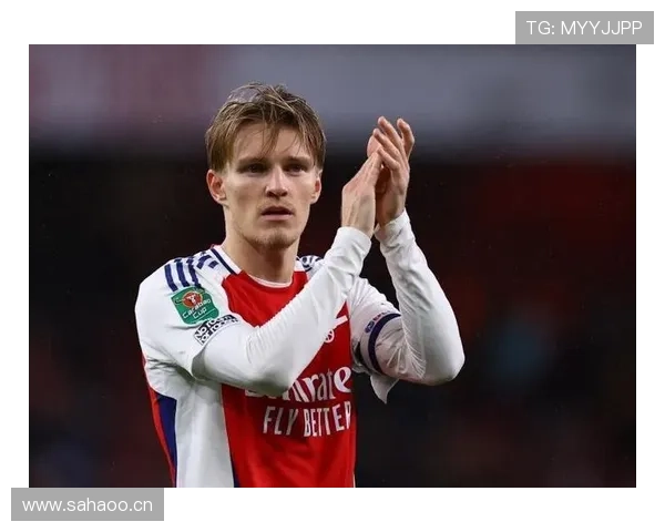 厄德高与穆西亚拉:技术型中场的风格差异解析 厄德高与穆西亚拉:技术型中场的风格差异解析