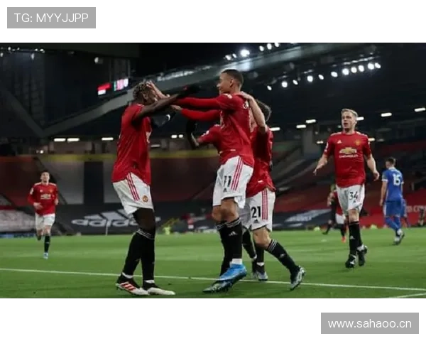 曼联重建进程存疑,补强未解核心问题,球队表现持续承压 曼联重建进程存疑,补强未解核心问题,球队表现持续承压