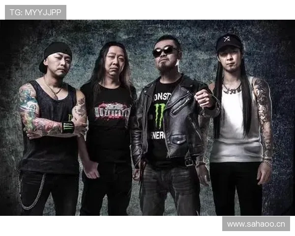 拉菲尼亚场上拼到像欠债，场下刷卡像开演唱会——我都不知道该羡慕还是窒息