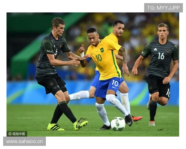 点球击中门框后球是否仍有效？规则细节全拆解！