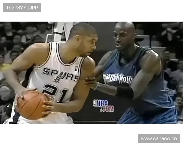 邓肯低位背打压制加内特 提升内线效率